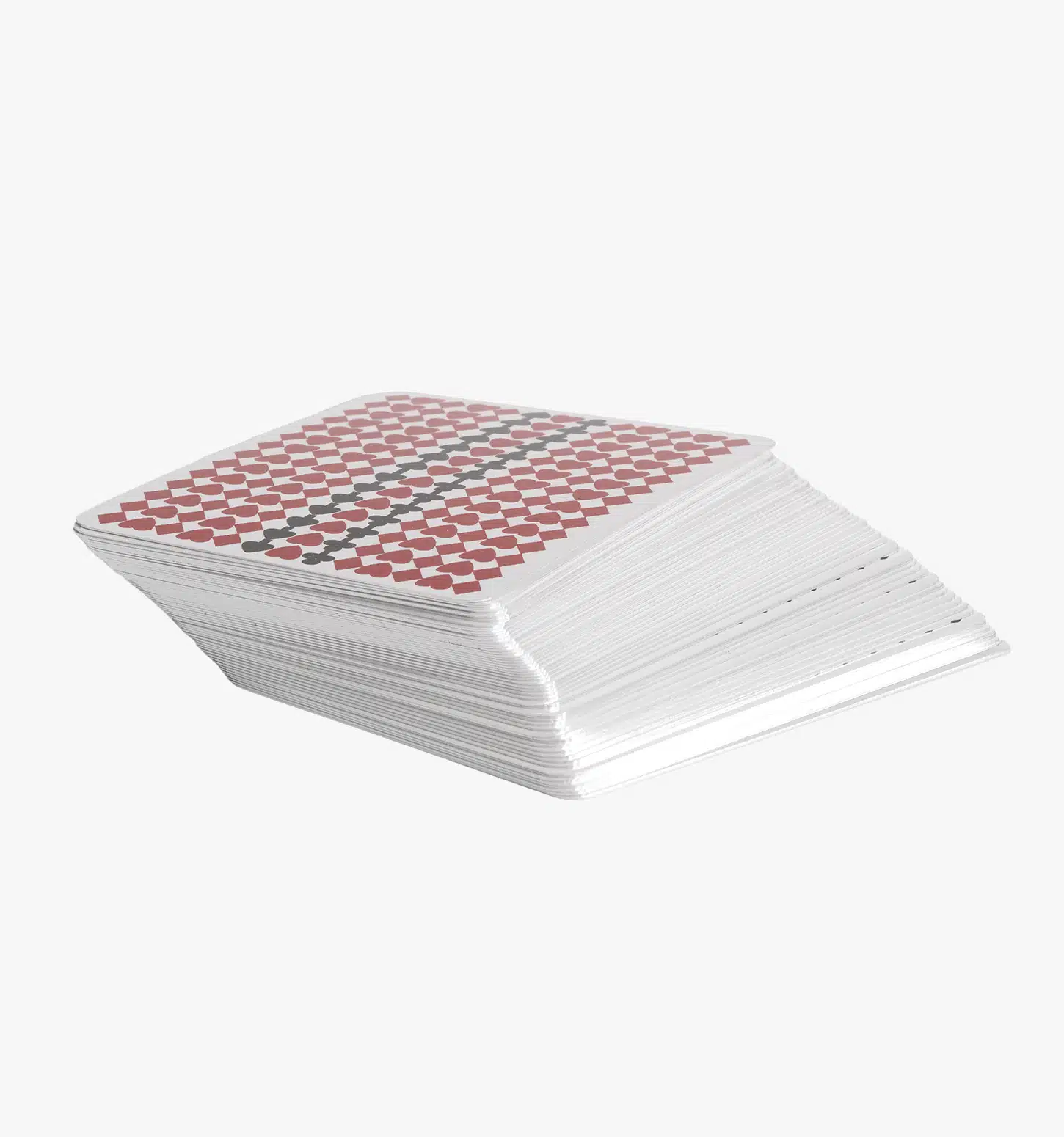 Visuel de pile de jeu de cartes Puiforcat à dos rouge avec tranche en argent sur fond gris.